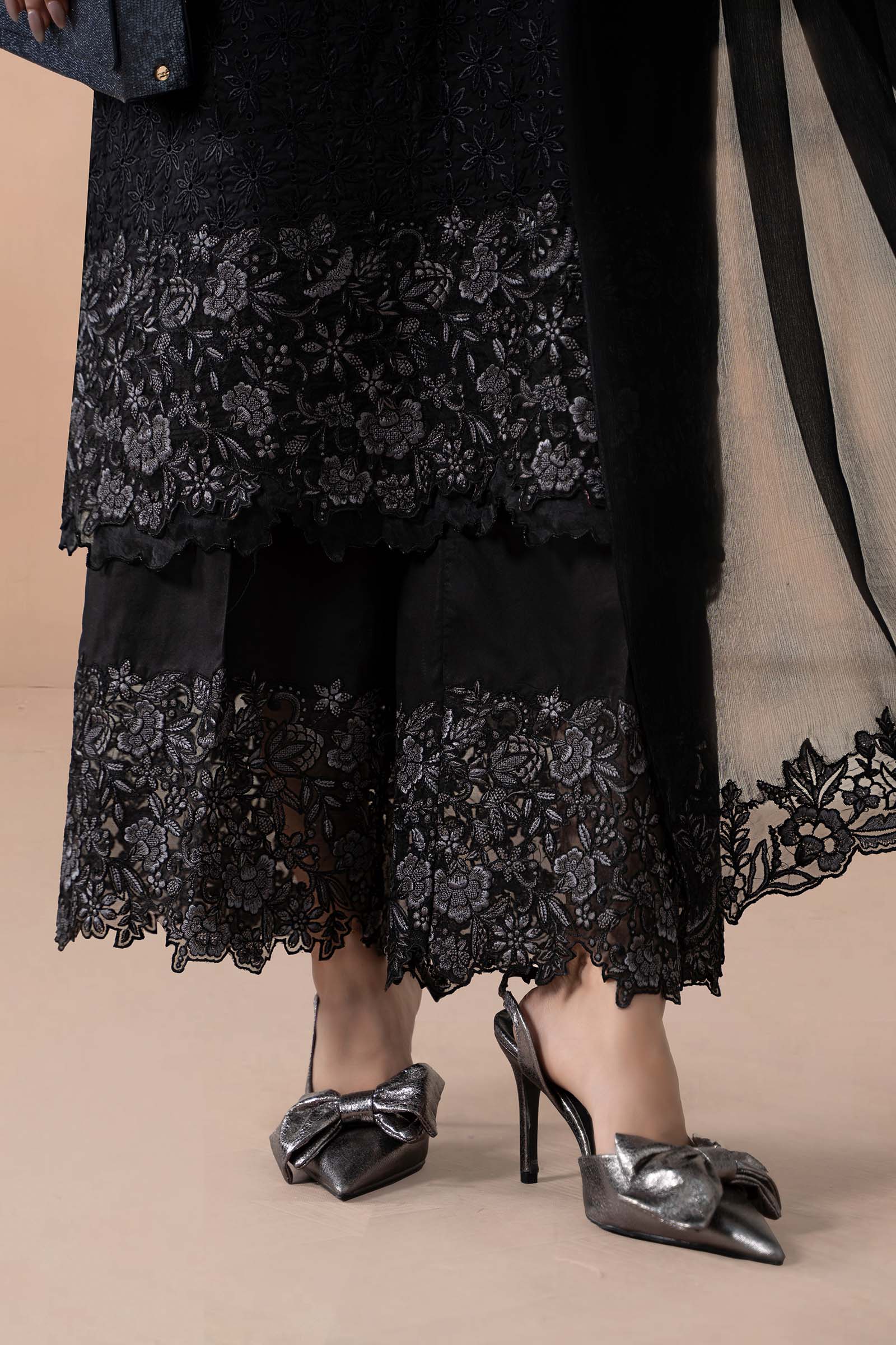 3 Piece Embroidered Lawn Suit 331 3 Piece Embroidered Lawn Suit