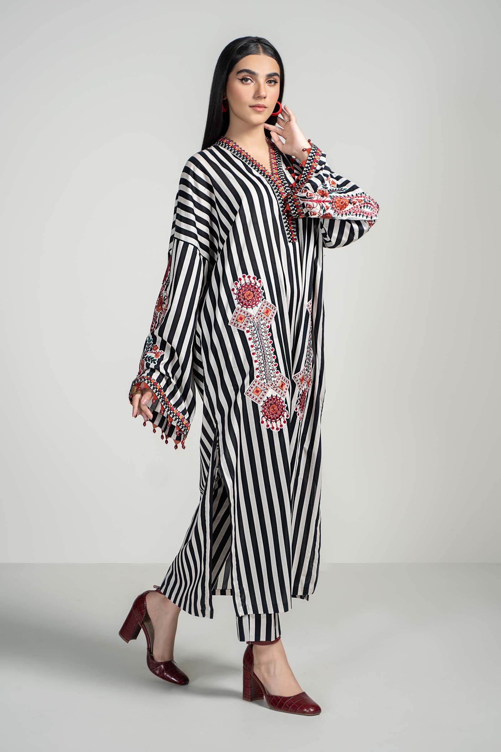 2 Piece Printed Lawn Suit 3 2 Piece Printed Lawn Suit