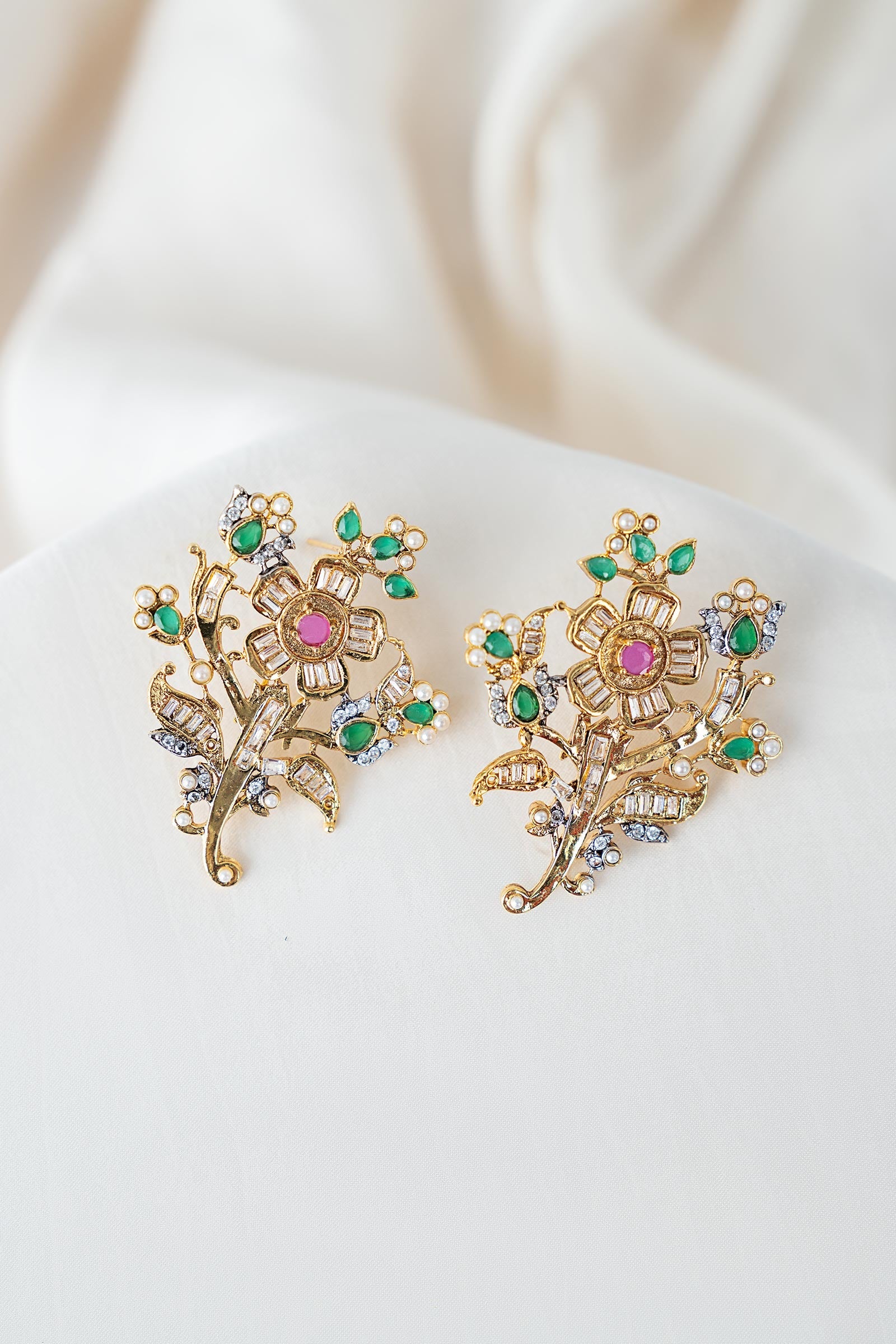 Sylvora Studs