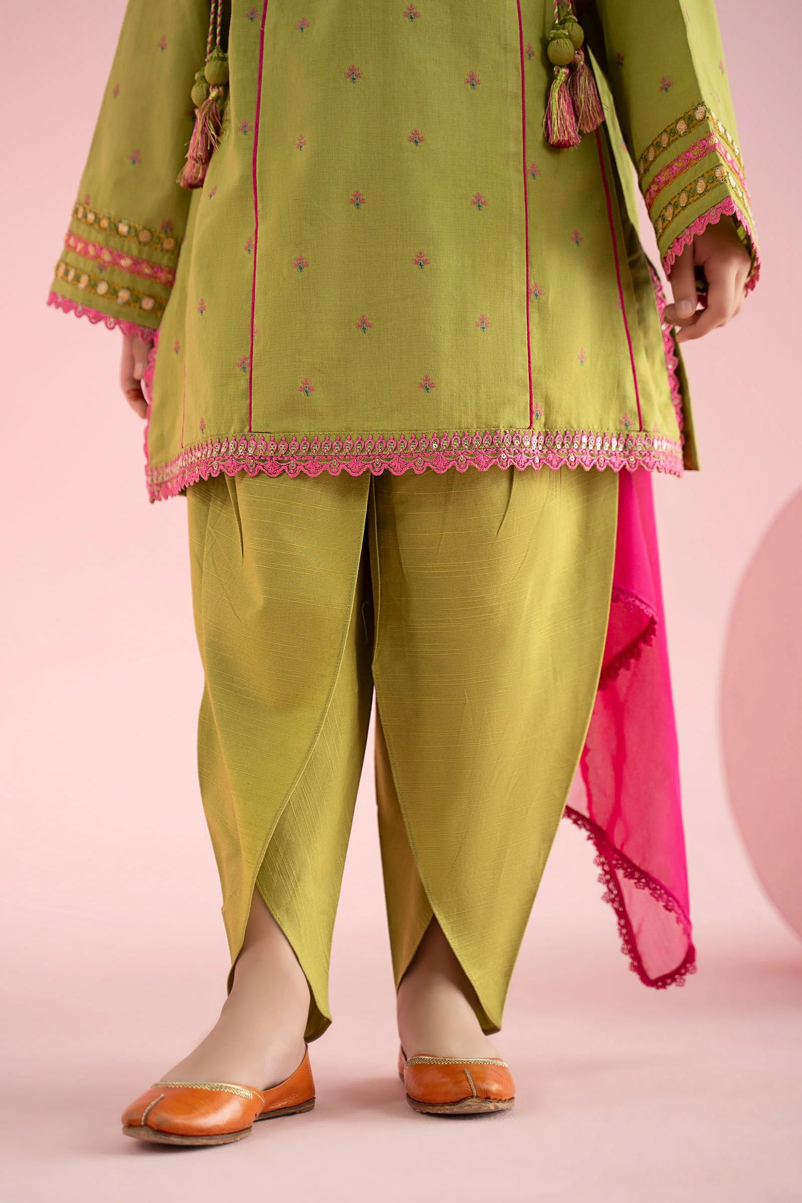 3 Piece Embroidered Jacquard Brochia Suit 7 3 Piece Embroidered Jacquard Brochia Suit