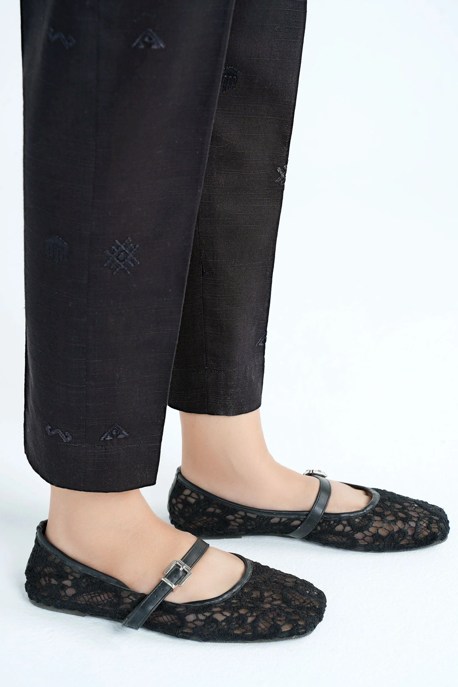 Dyed Slub Khaddar Trouser