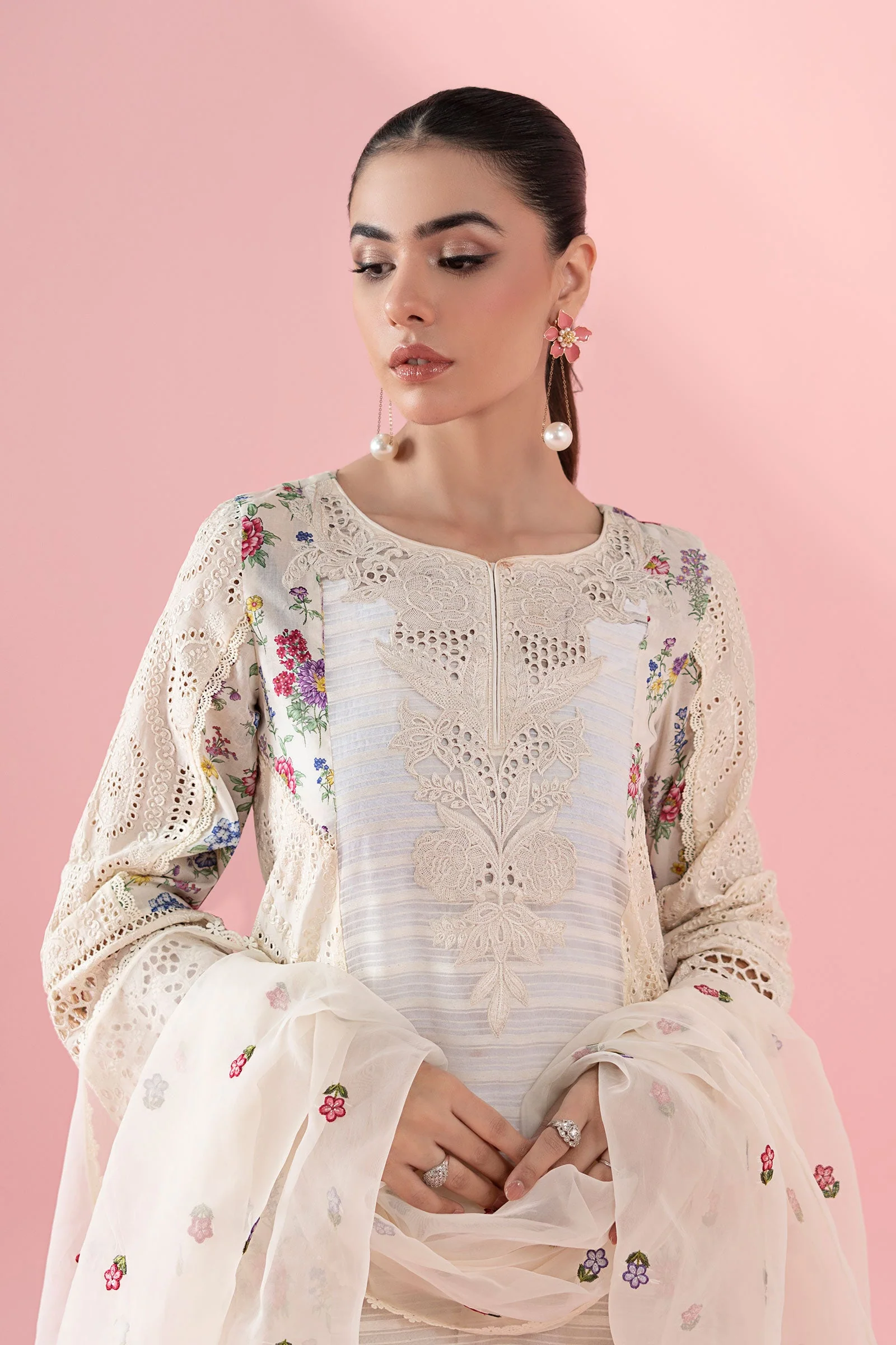 3 Piece Embroidered Lawn Suit
