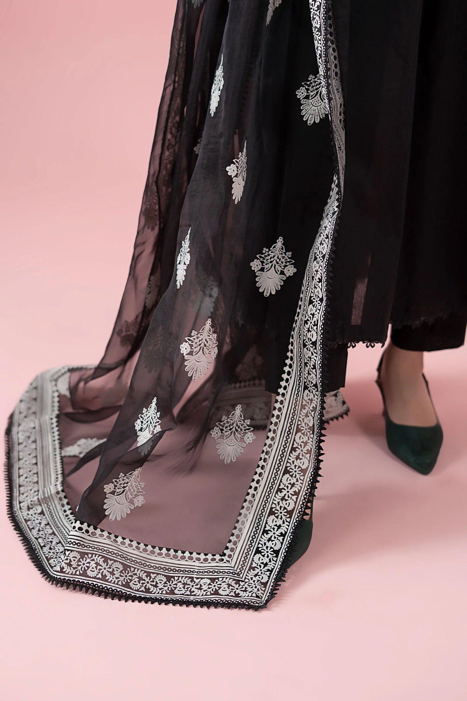 3 Piece Embroidered Lawn Suit 3 3 Piece Embroidered Lawn Suit