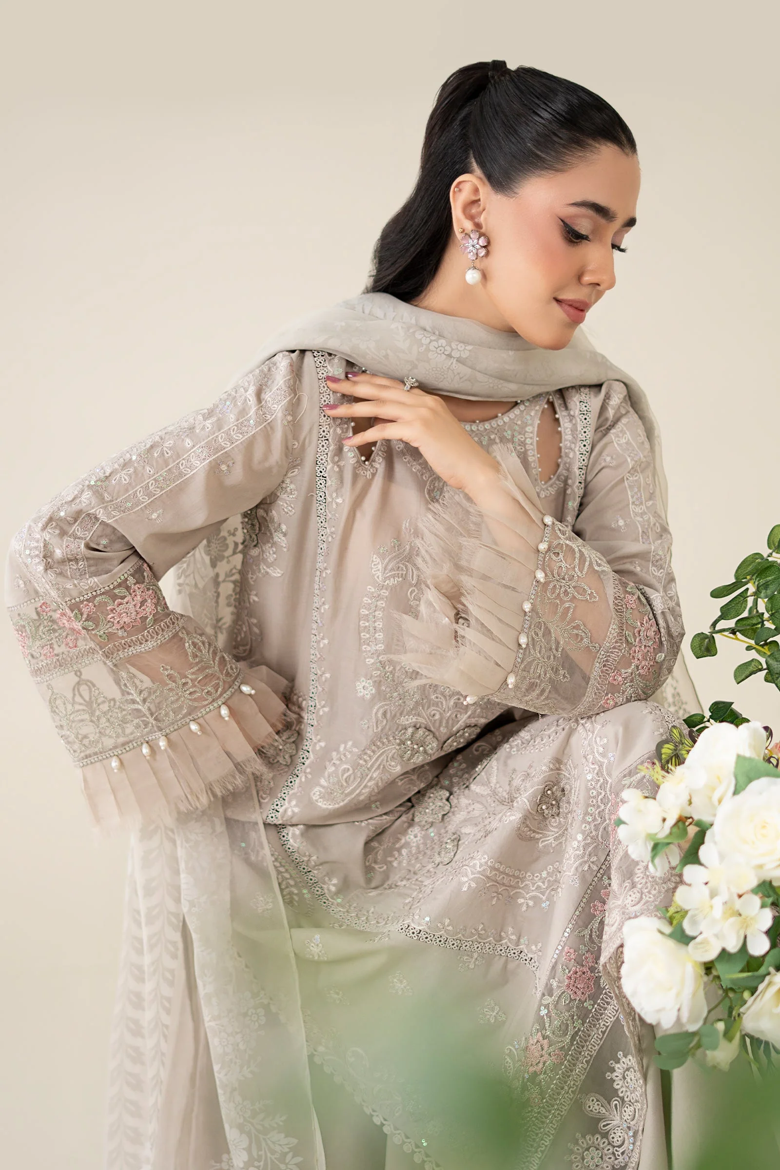 3 Piece Embroidered Lawn Suit 318 3 Piece Embroidered Lawn Suit