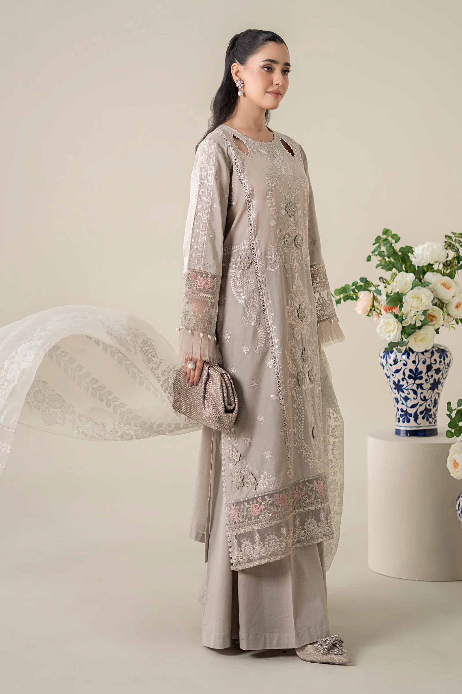 3 Piece Embroidered Lawn Suit 322 3 Piece Embroidered Lawn Suit