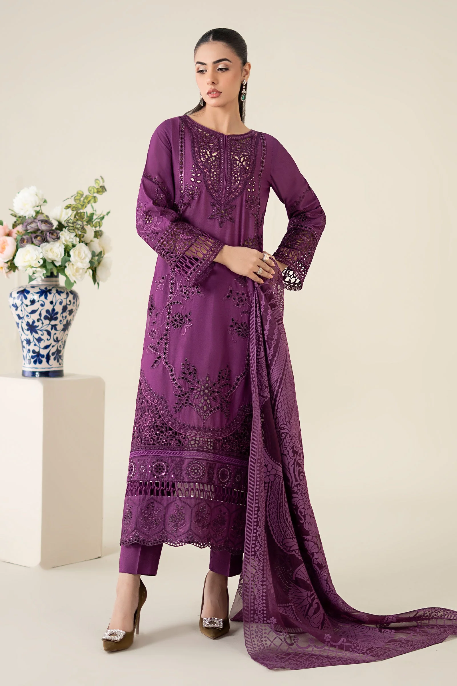 3 Piece Embroidered Lawn Suit 298 3 Piece Embroidered Lawn Suit
