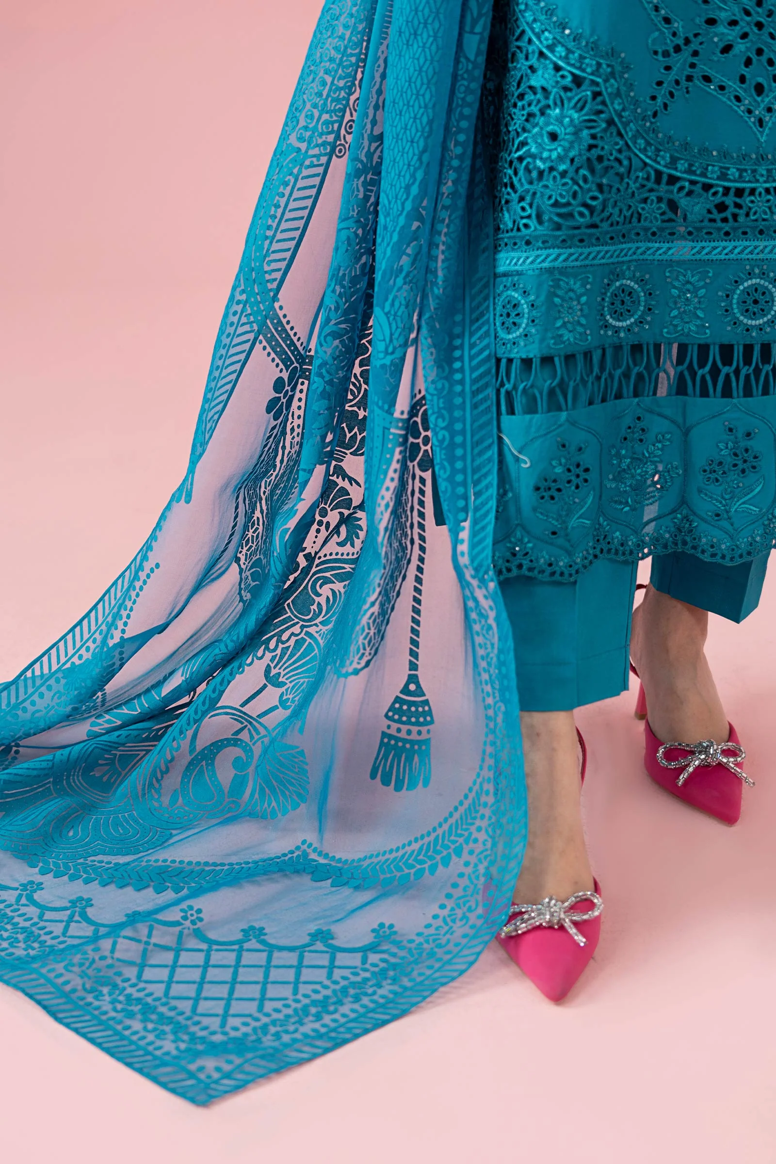 3 Piece Embroidered Lawn Suit 290 3 Piece Embroidered Lawn Suit