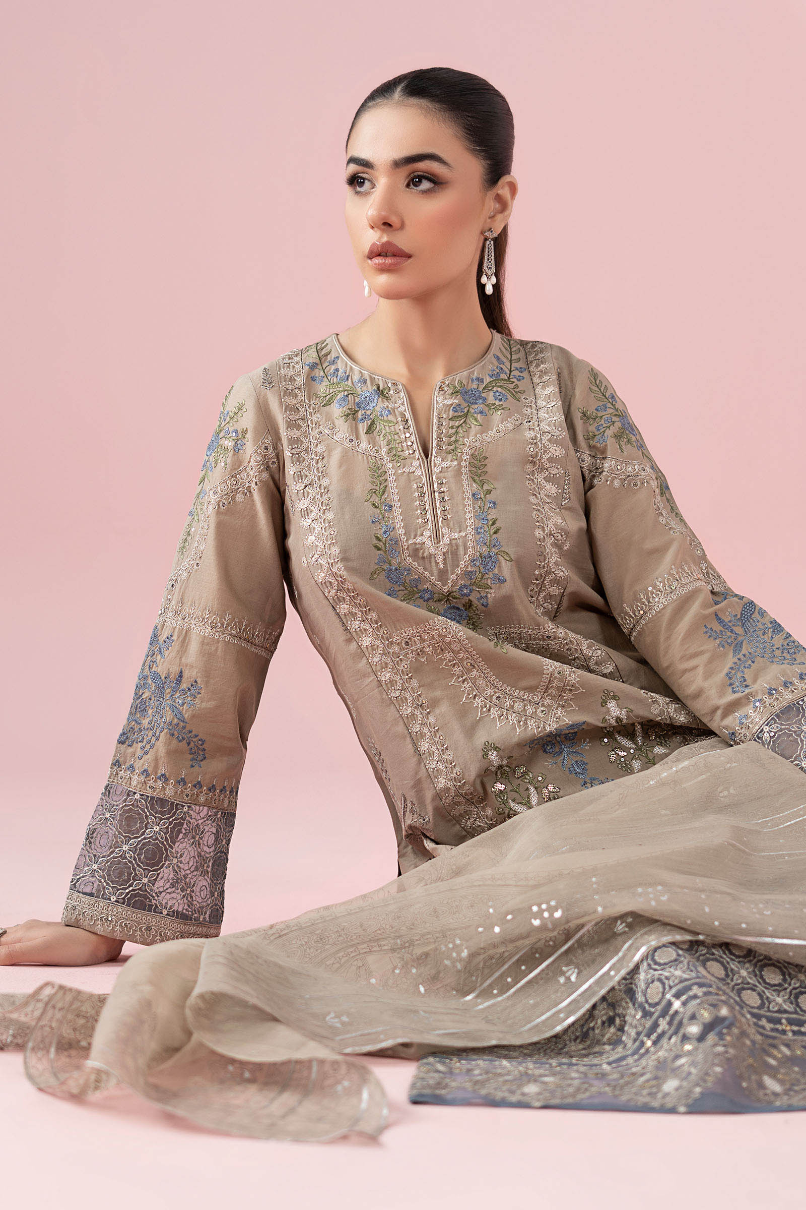 3 Piece Embroidered Lawn Suit 276 3 Piece Embroidered Lawn Suit