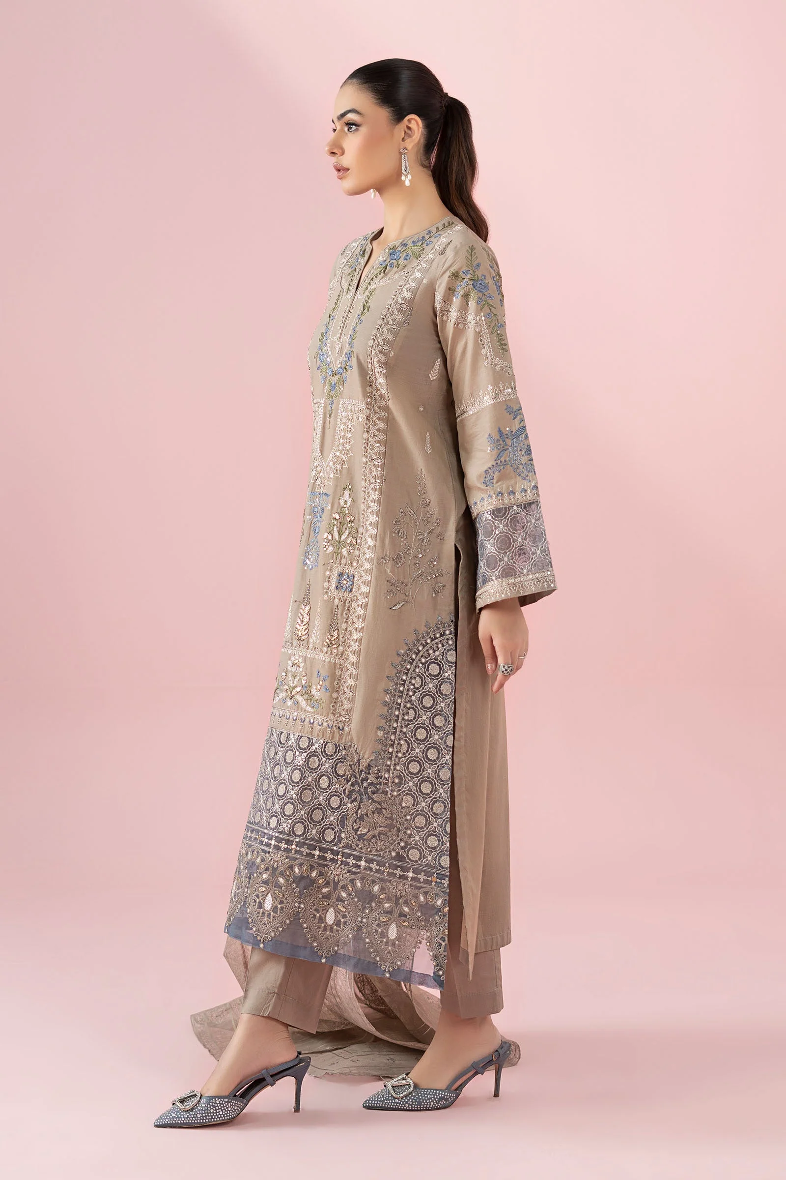 3 Piece Embroidered Lawn Suit 281 3 Piece Embroidered Lawn Suit