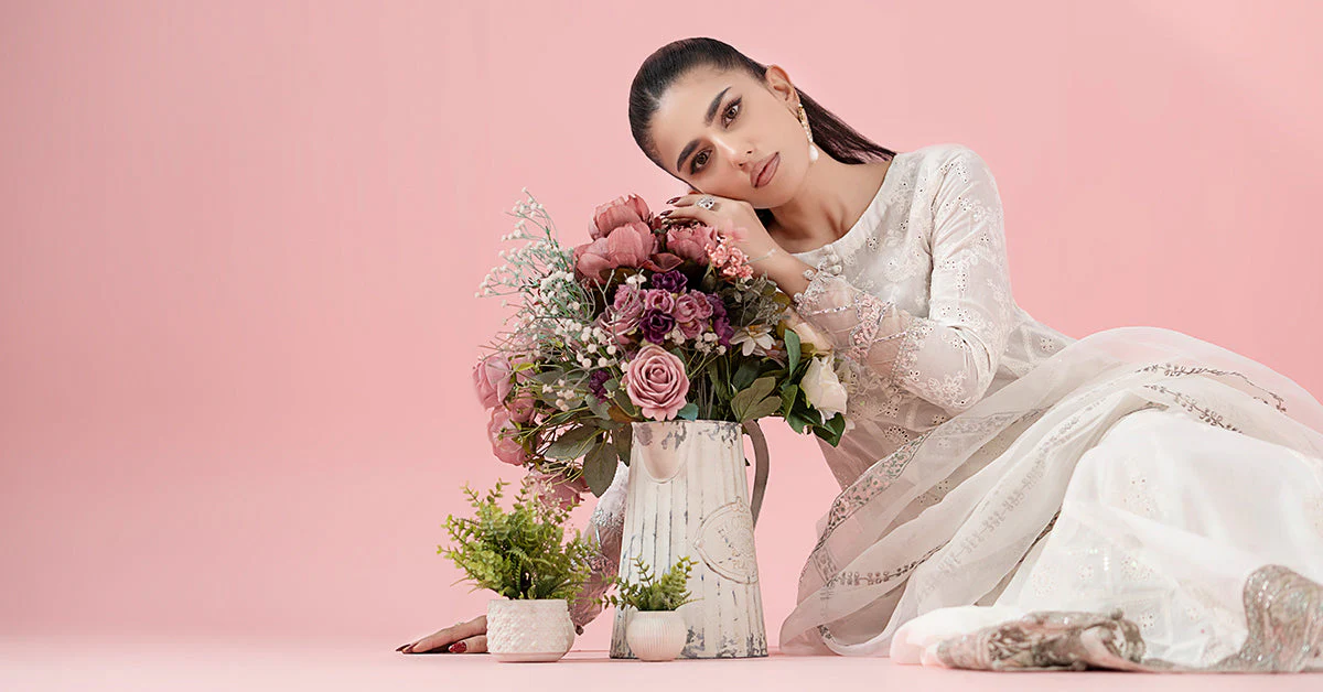 3 Piece Embroidered Lawn Suit 264 3 Piece Embroidered Lawn Suit