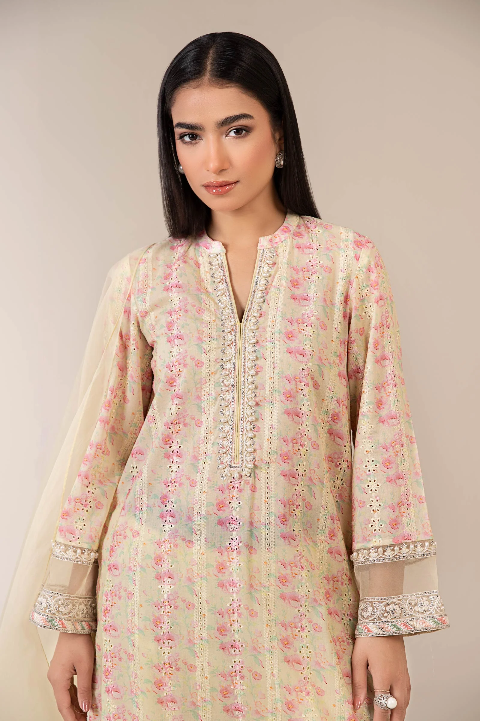 3 Piece Embroidered Lawn Suit 204 3 Piece Embroidered Lawn Suit