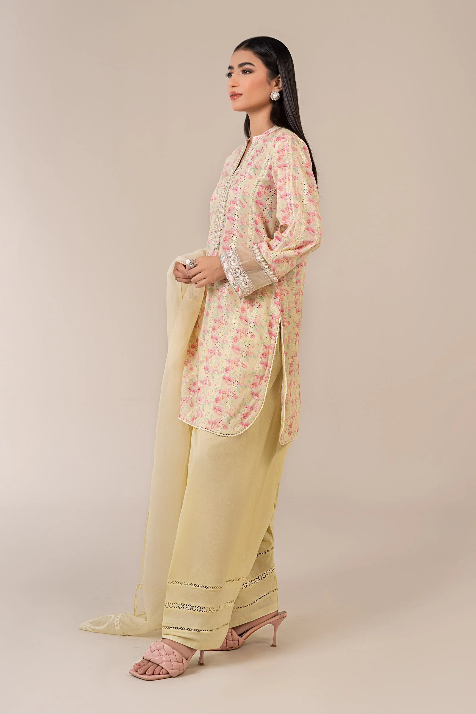 3 Piece Embroidered Lawn Suit 206 3 Piece Embroidered Lawn Suit