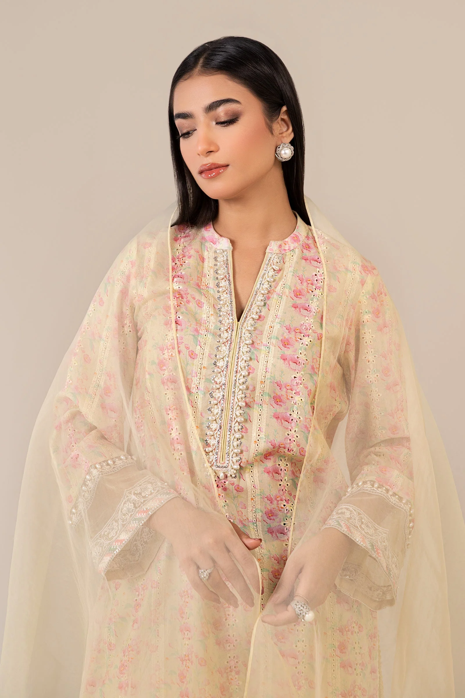 3 Piece Embroidered Lawn Suit 208 3 Piece Embroidered Lawn Suit