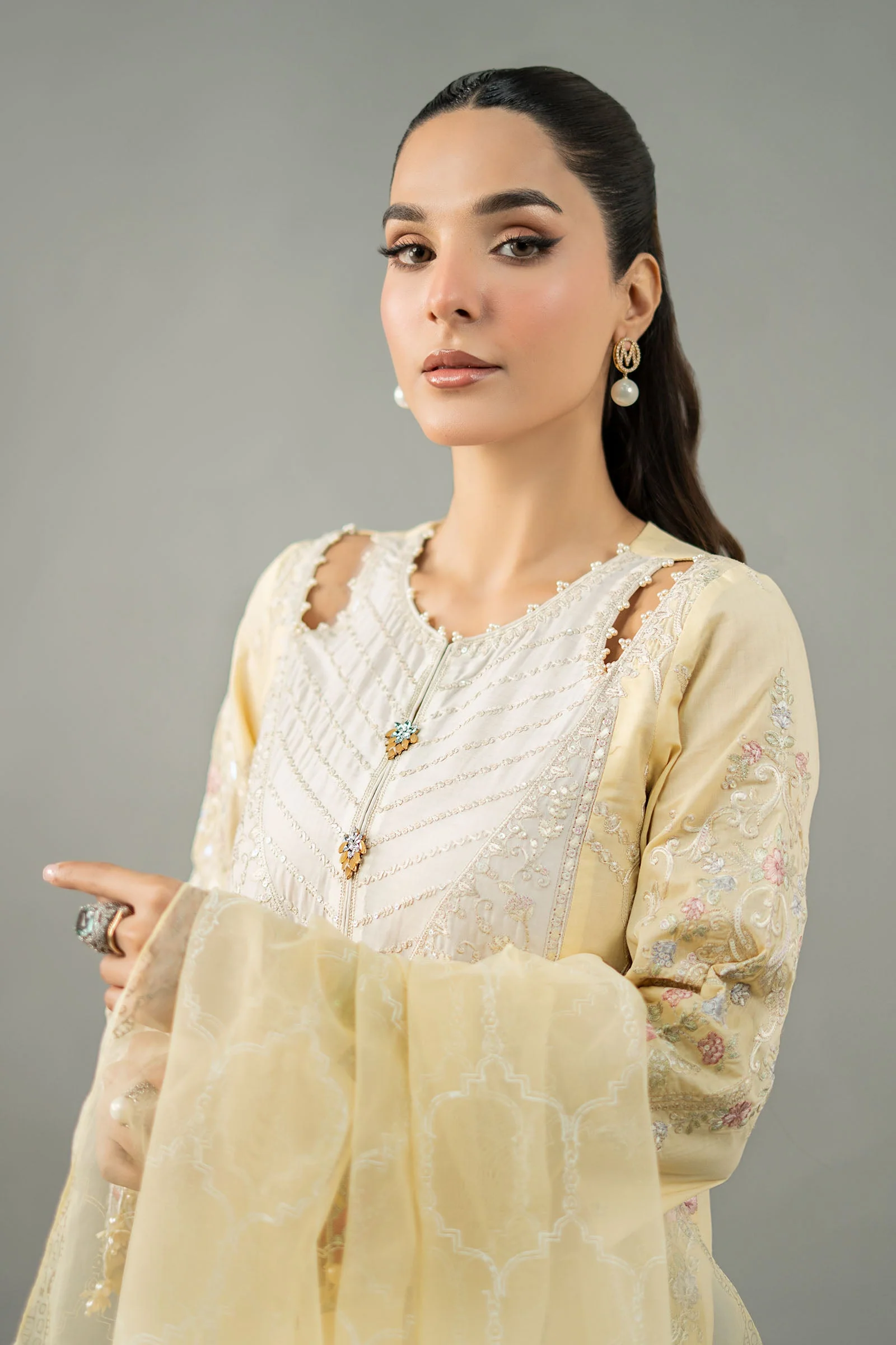 3 Piece Embroidered Lawn Suit 188 3 Piece Embroidered Lawn Suit