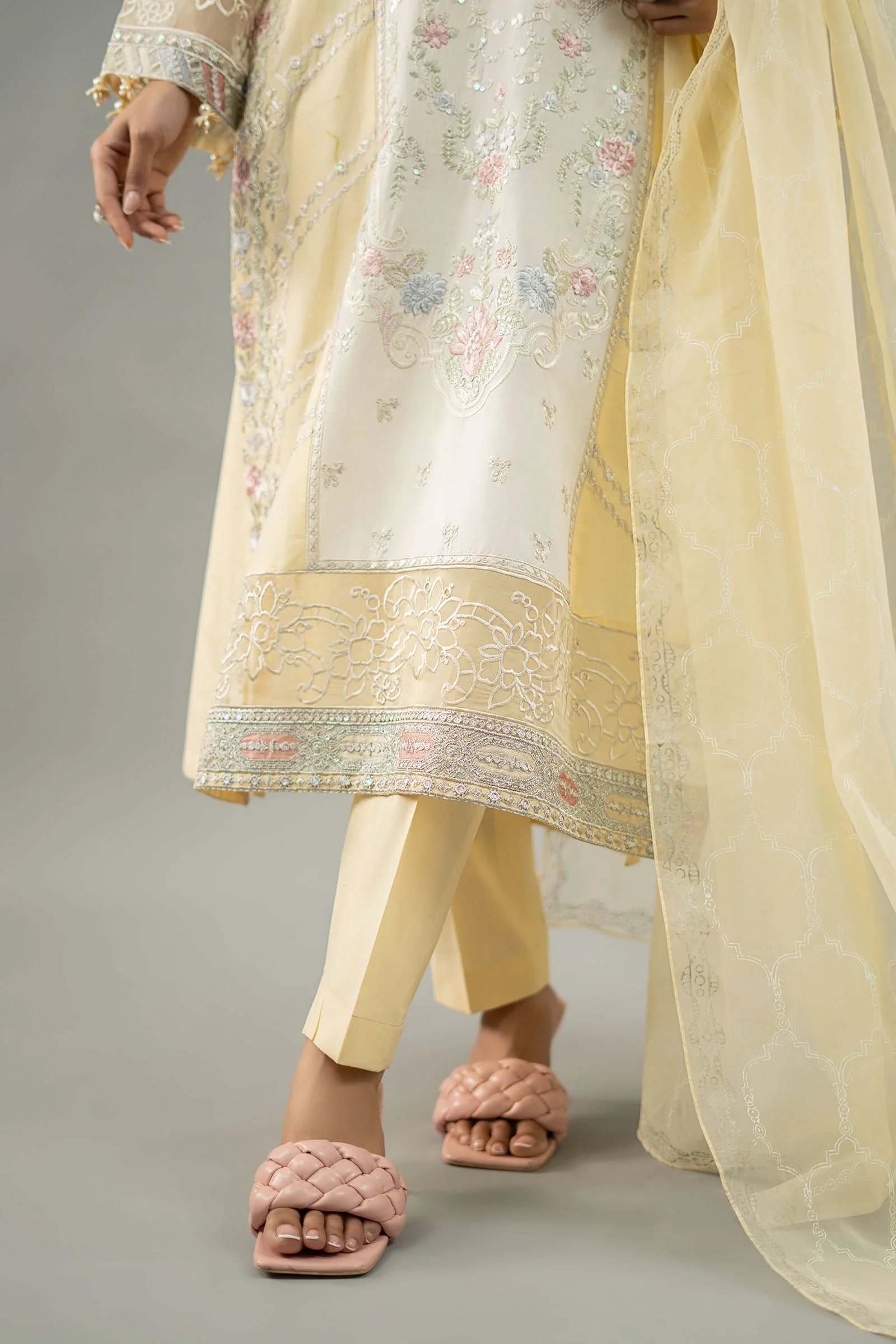 3 Piece Embroidered Lawn Suit 191 3 Piece Embroidered Lawn Suit