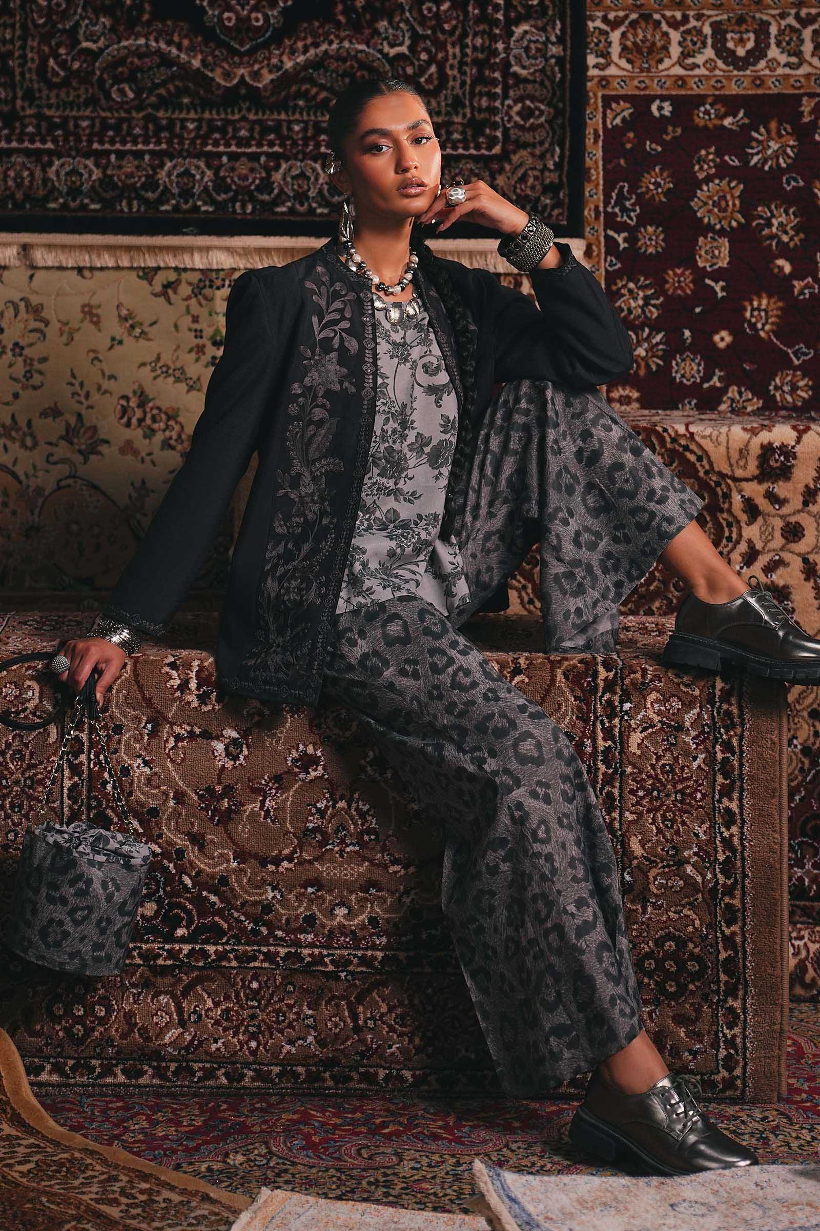 Embroidered Pk Raw Silk Jacket Set