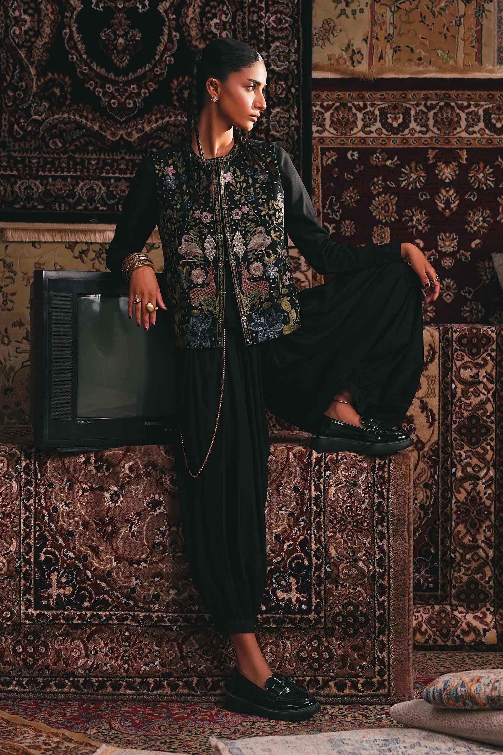 3 Piece Embroidered Khaddar Suit 5 3 Piece Embroidered Khaddar Suit