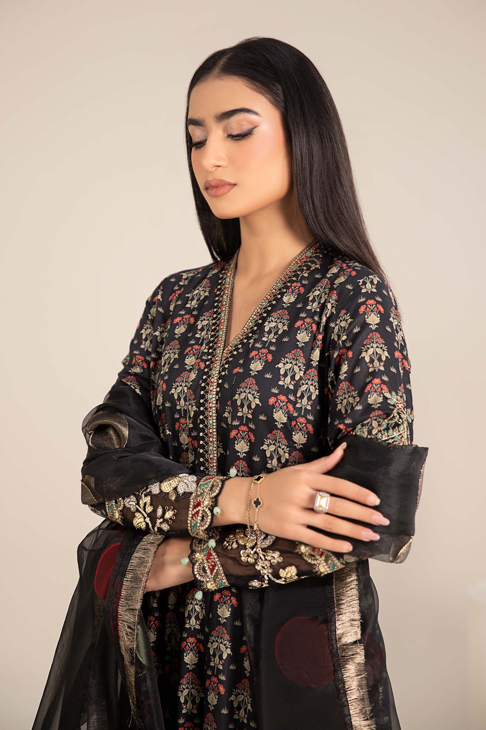 3 Piece Embroidered Lawn Suit 139 3 Piece Embroidered Lawn Suit