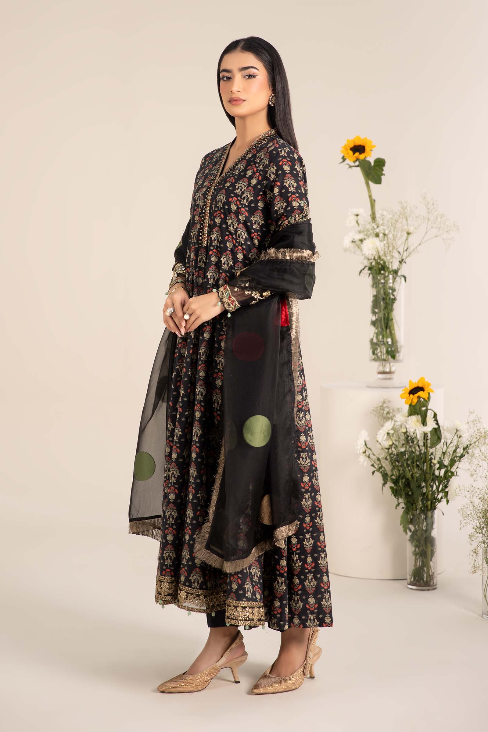 3 Piece Embroidered Lawn Suit 140 3 Piece Embroidered Lawn Suit