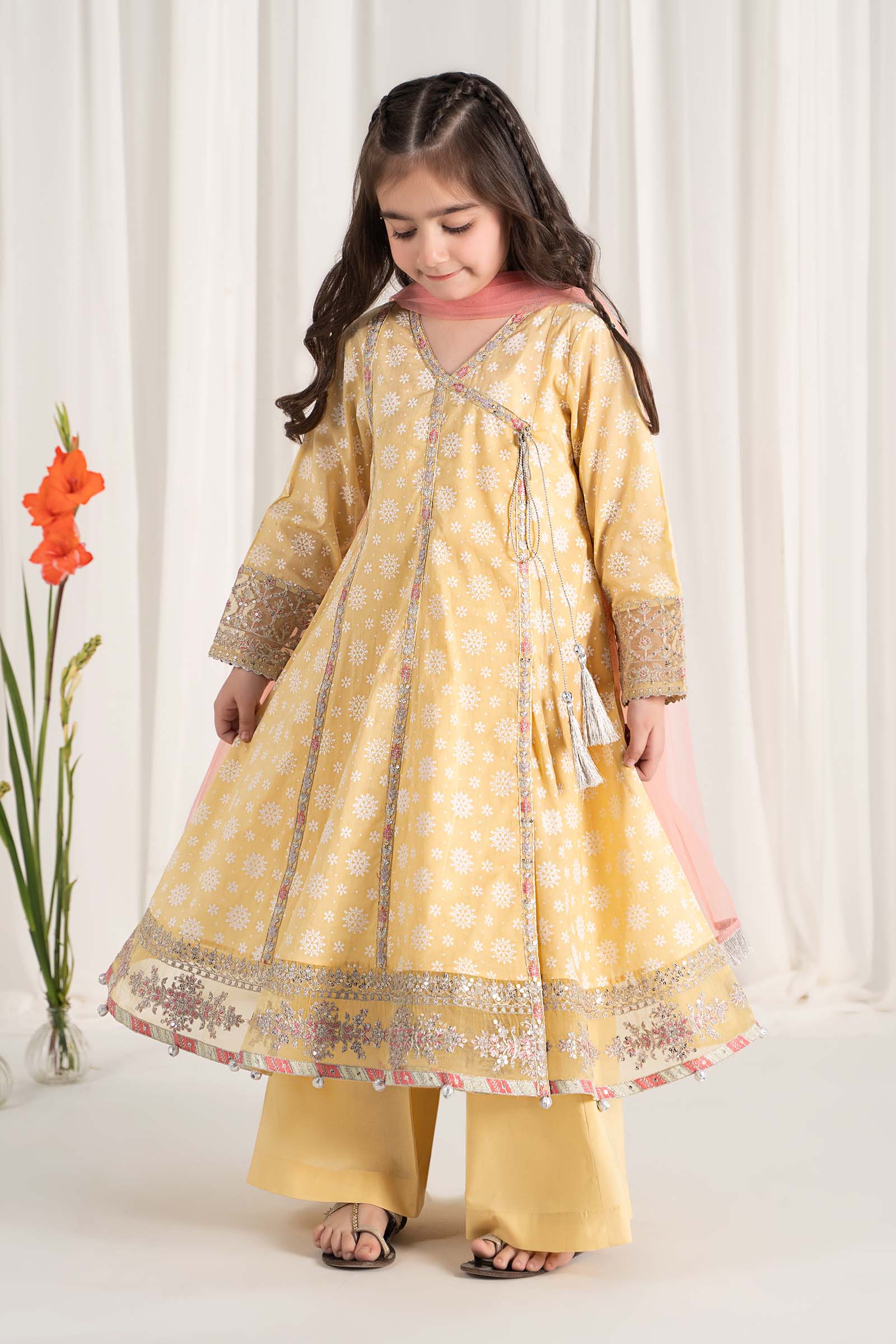 3 Piece Embroidered Lawn Suit 130 3 Piece Embroidered Lawn Suit