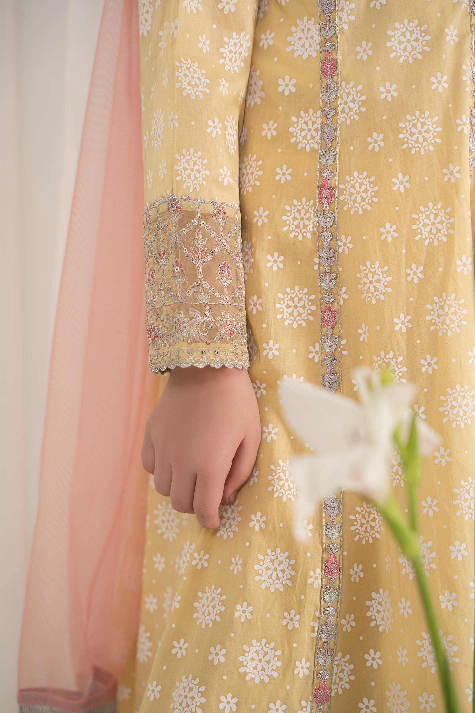 3 Piece Embroidered Lawn Suit 134 3 Piece Embroidered Lawn Suit