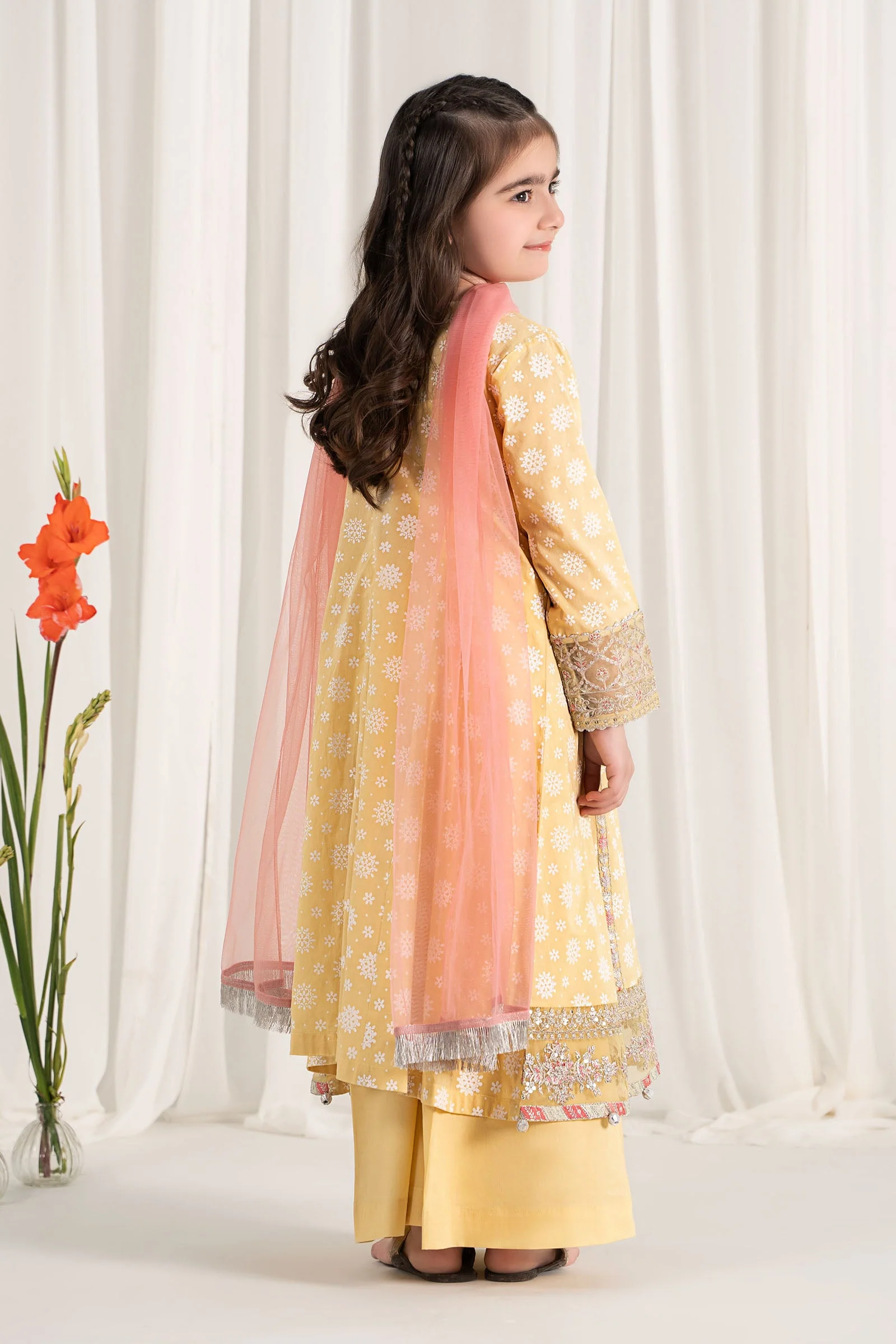 3 Piece Embroidered Lawn Suit 135 3 Piece Embroidered Lawn Suit