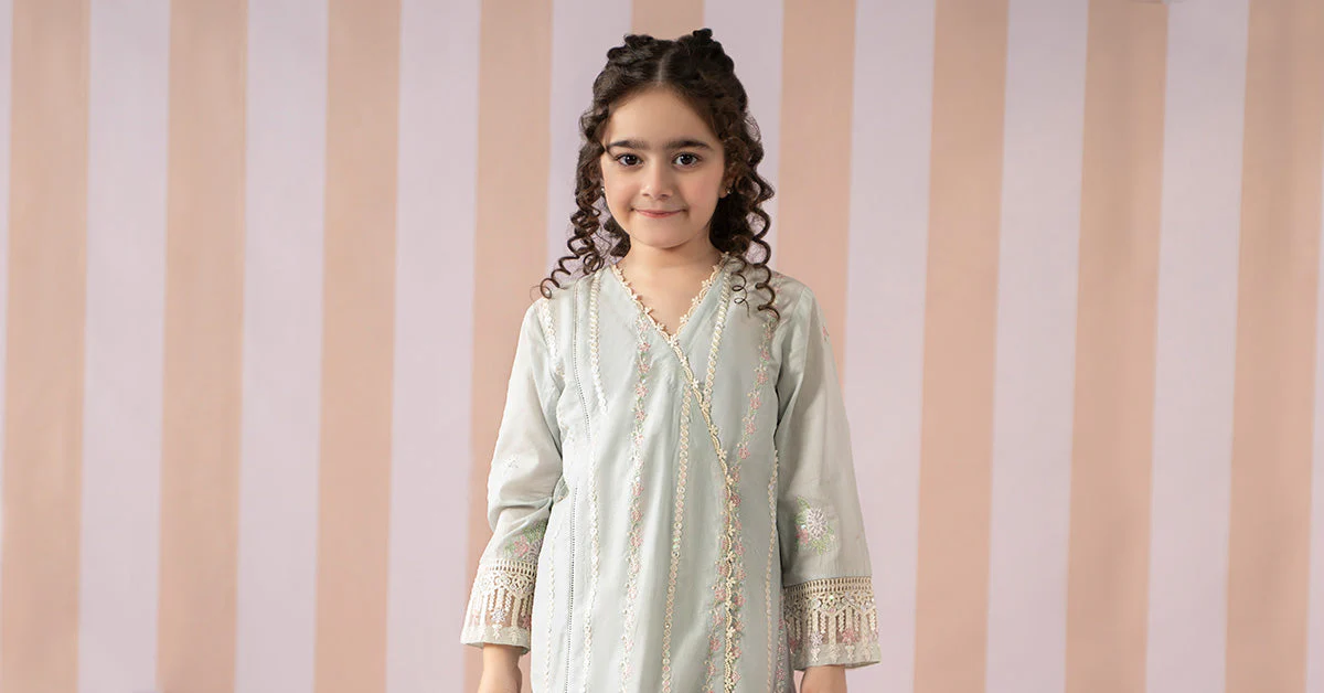 3 Piece Embroidered Lawn Suit 126 3 Piece Embroidered Lawn Suit