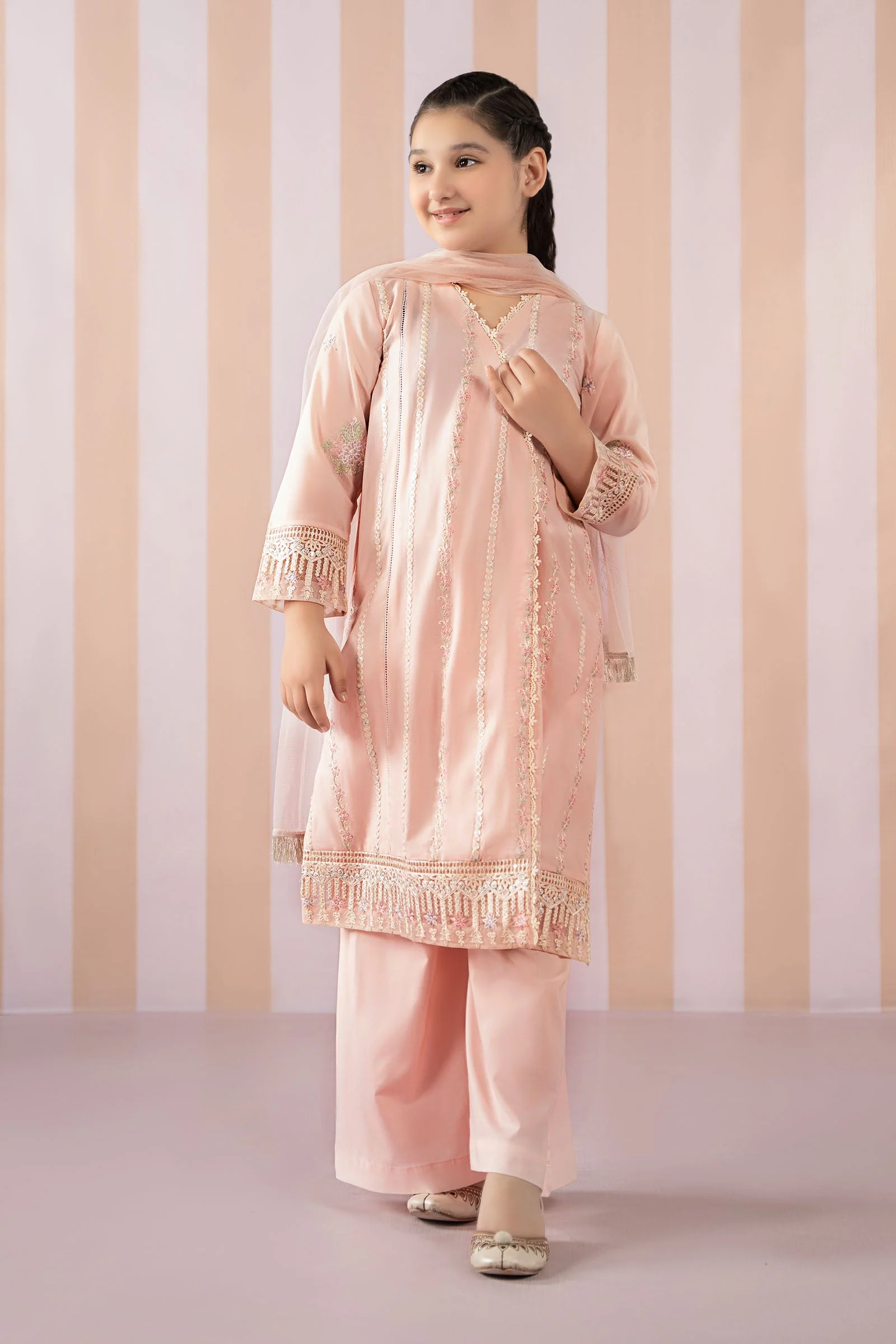 3 Piece Embroidered Lawn Suit 117 3 Piece Embroidered Lawn Suit