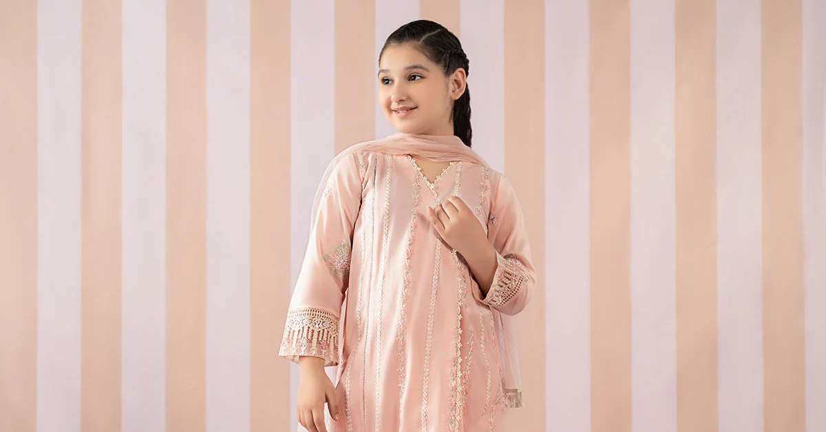 3 Piece Embroidered Lawn Suit 120 3 Piece Embroidered Lawn Suit