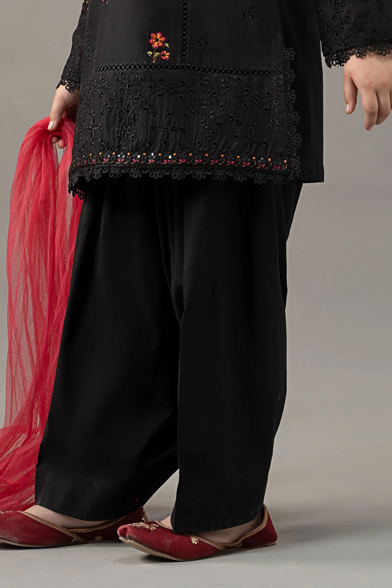 3 Piece Embroidered Lawn Suit 82 3 Piece Embroidered Lawn Suit