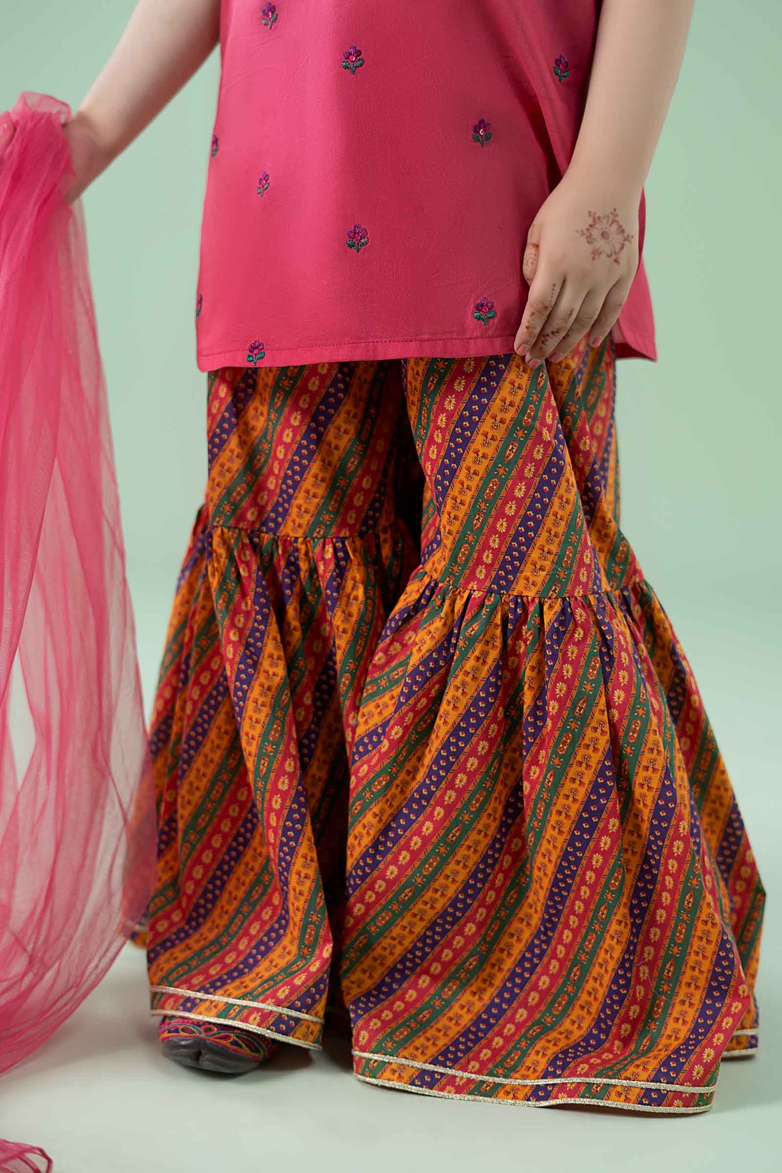 3 Piece Embroidered Lawn Suit 35 3 Piece Embroidered Lawn Suit