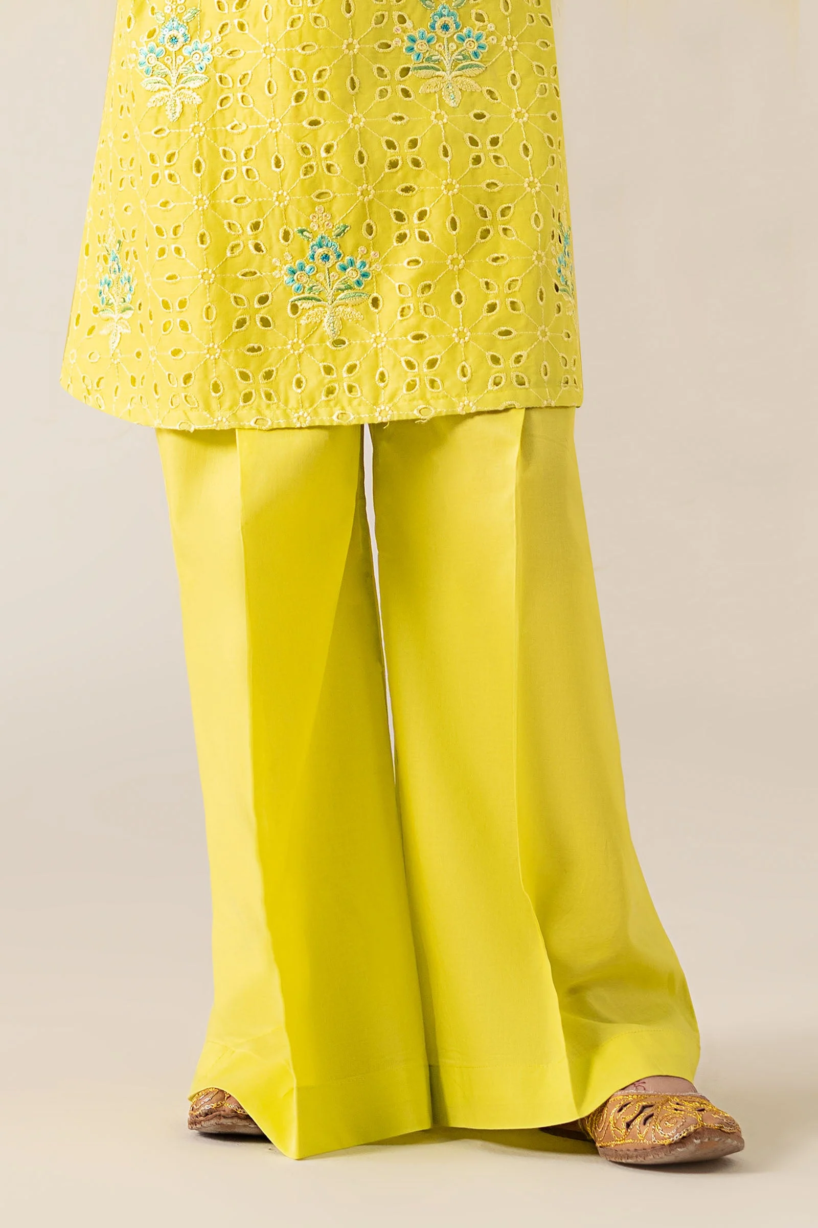 3 Piece Embroidered Lawn Suit 20 3 Piece Embroidered Lawn Suit