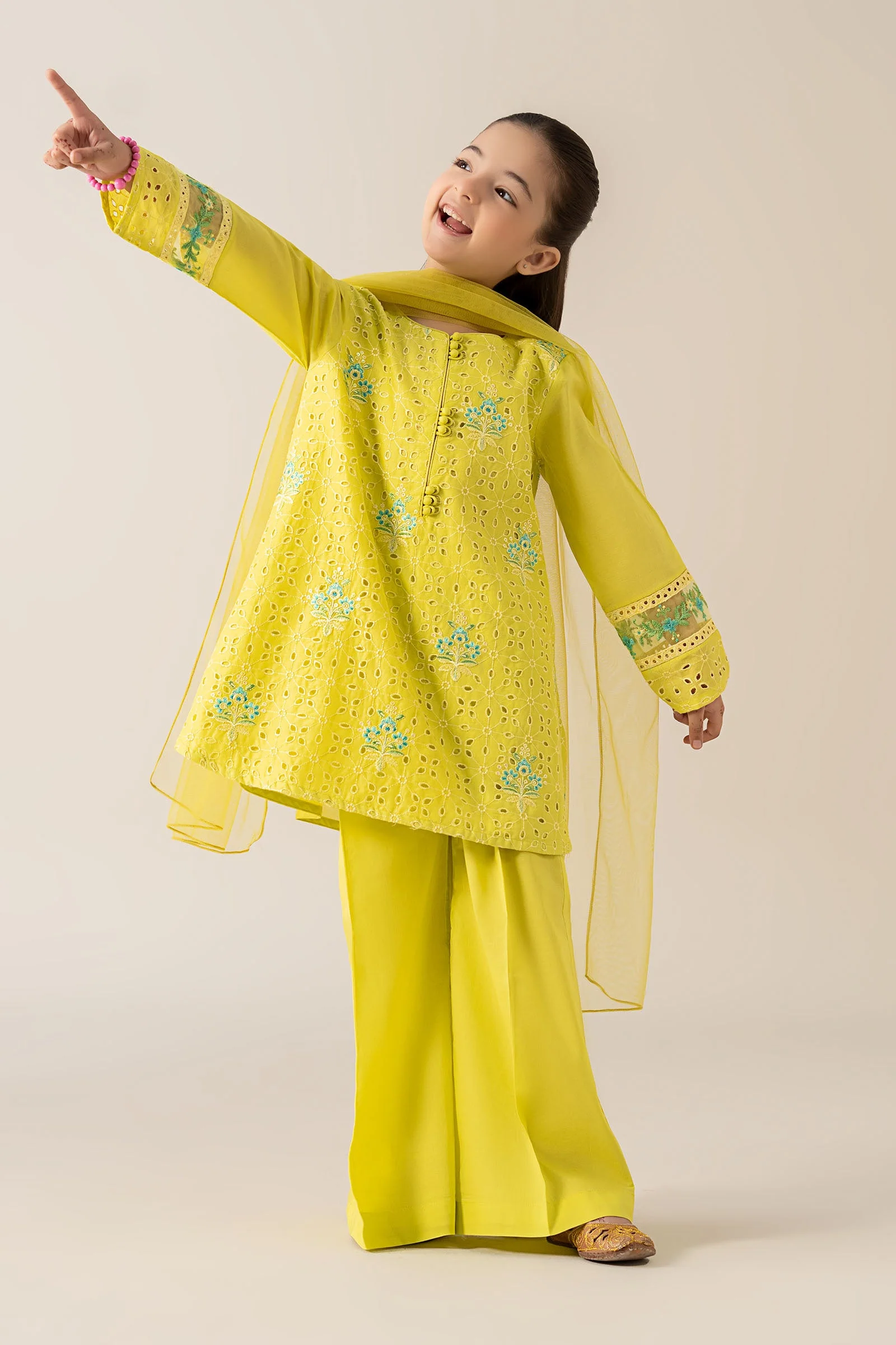 3 Piece Embroidered Lawn Suit 21 3 Piece Embroidered Lawn Suit