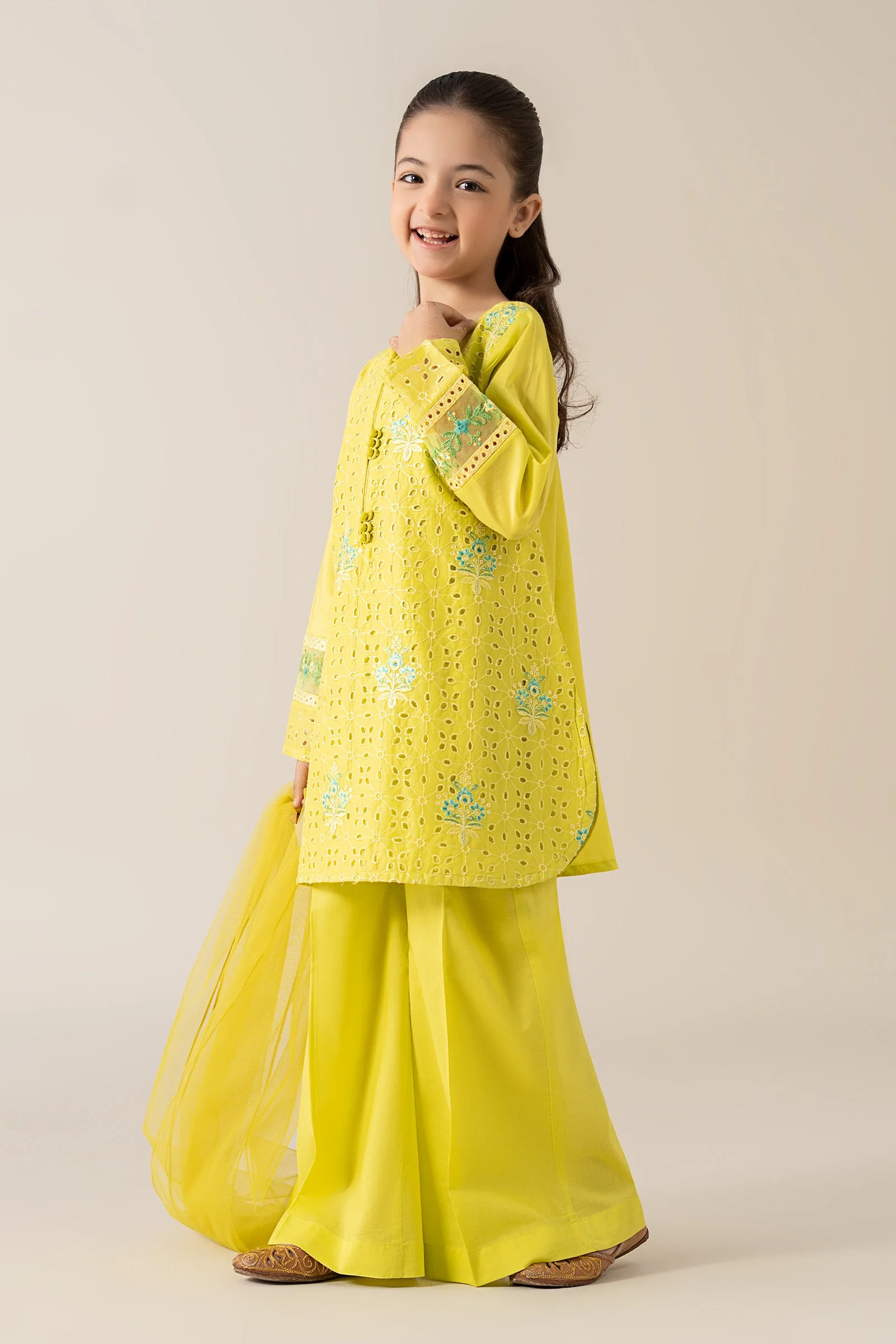 3 Piece Embroidered Lawn Suit 22 3 Piece Embroidered Lawn Suit