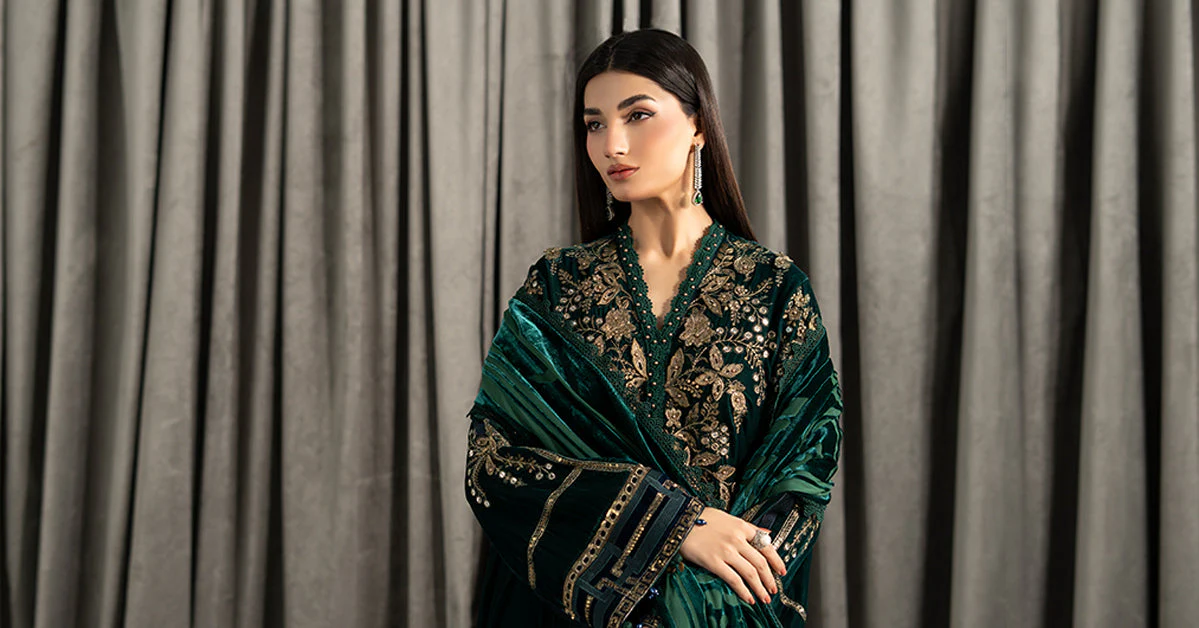 3 Piece Embroidered Velvet Suit 113 3 Piece Embroidered Velvet Suit