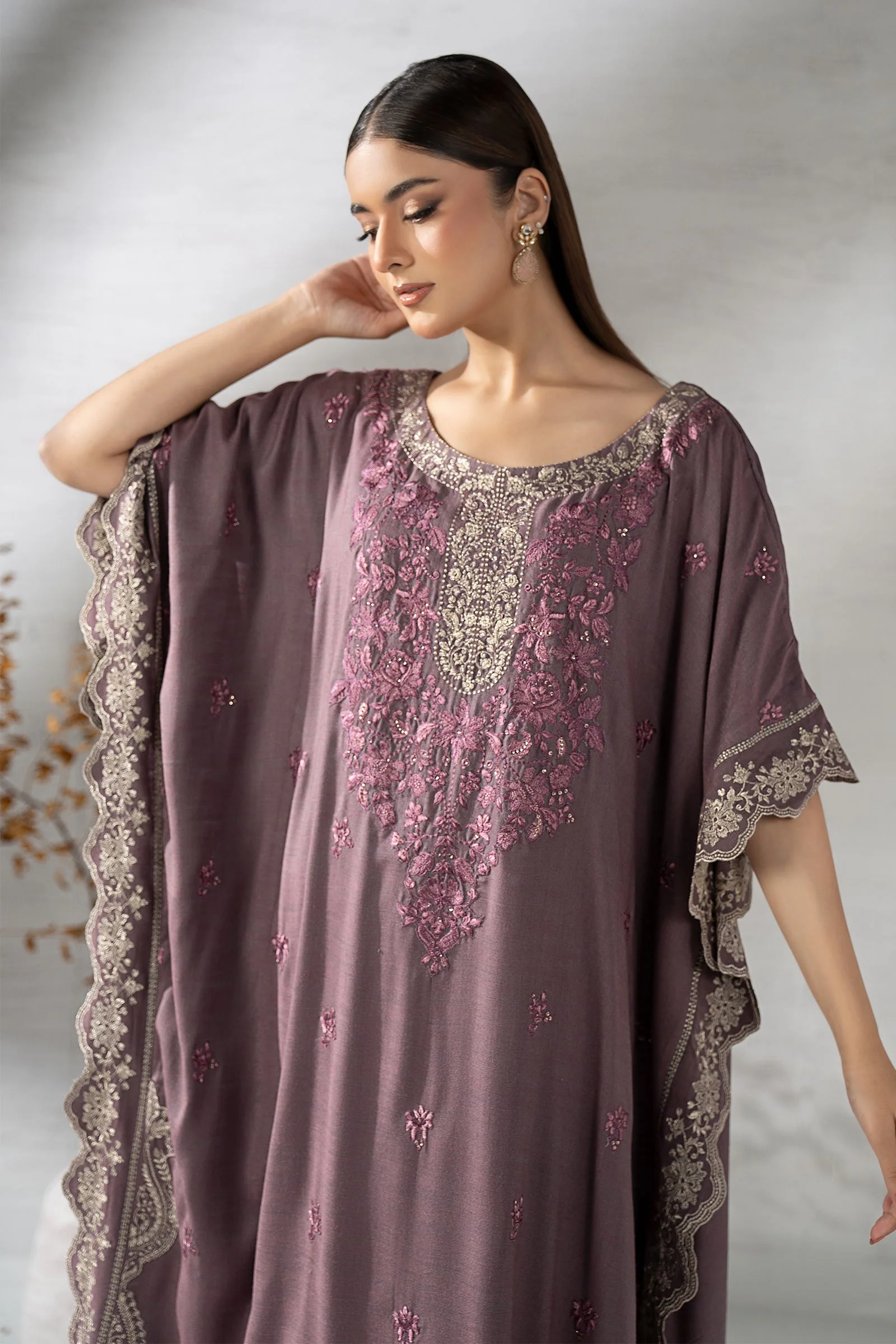 2 Piece Embroidered Woven Suit