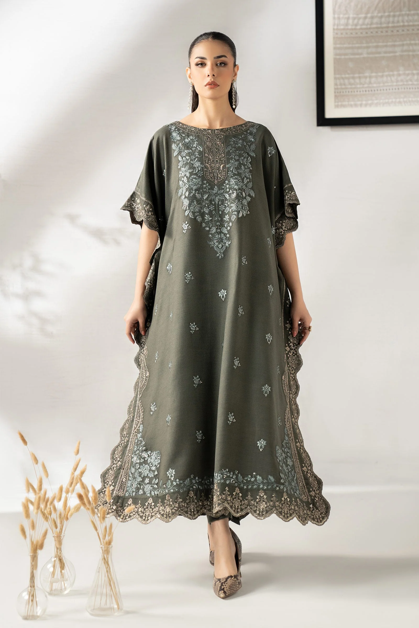 2 Piece Embroidered Woven Suit