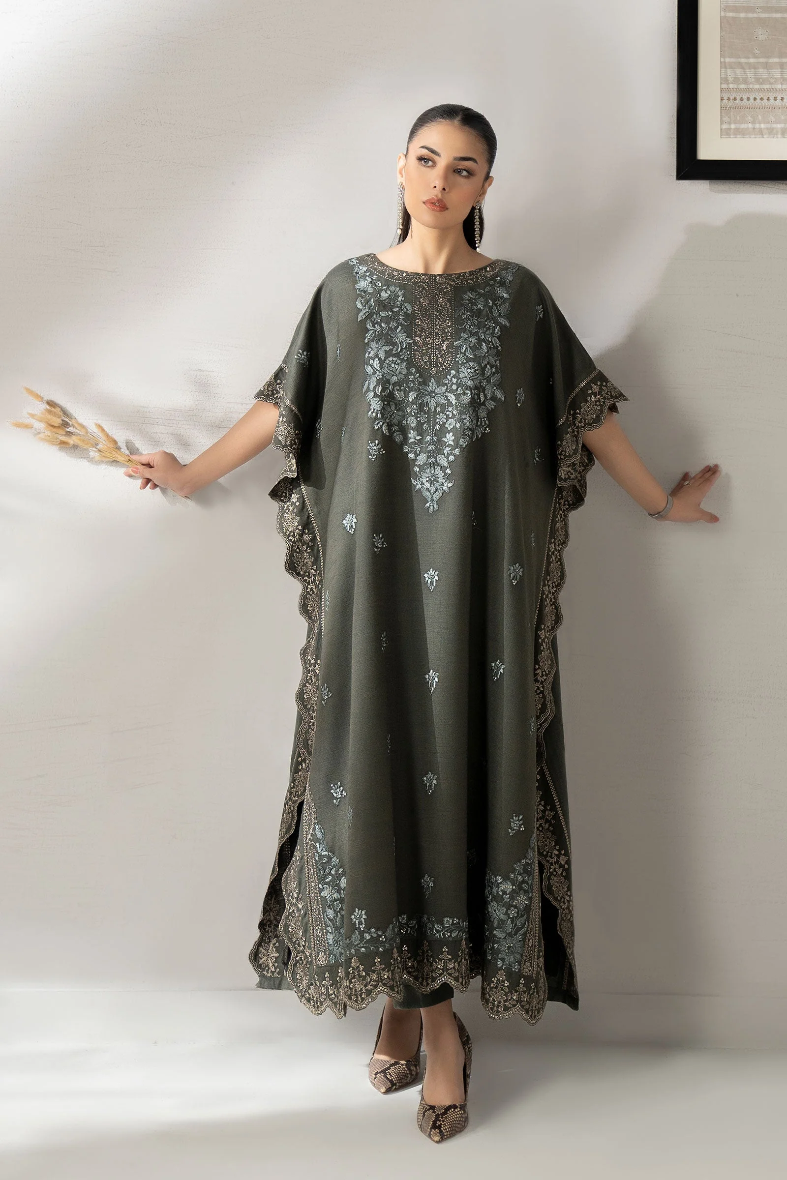 2 Piece Embroidered Woven Suit