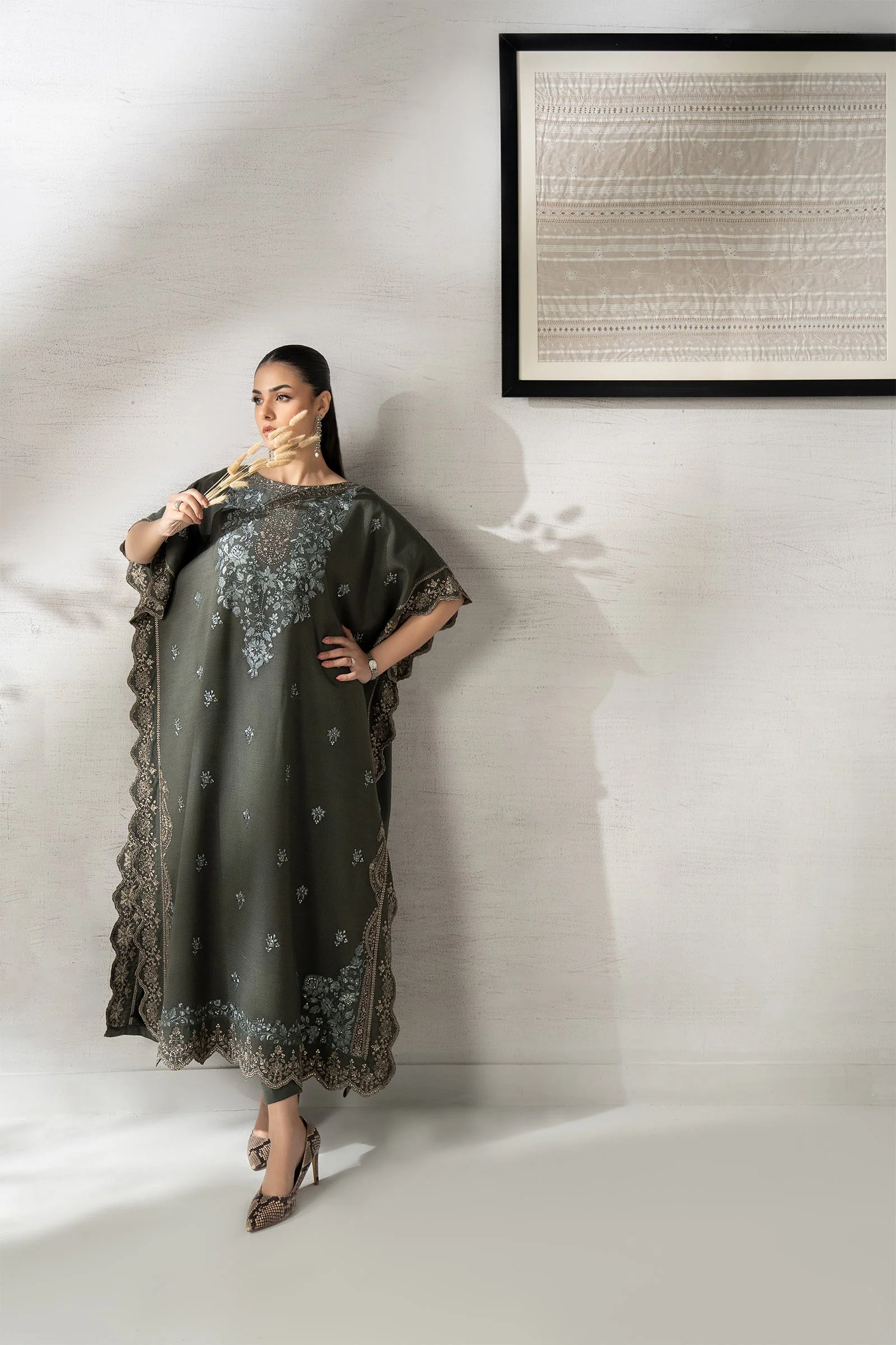 2 Piece Embroidered Woven Suit