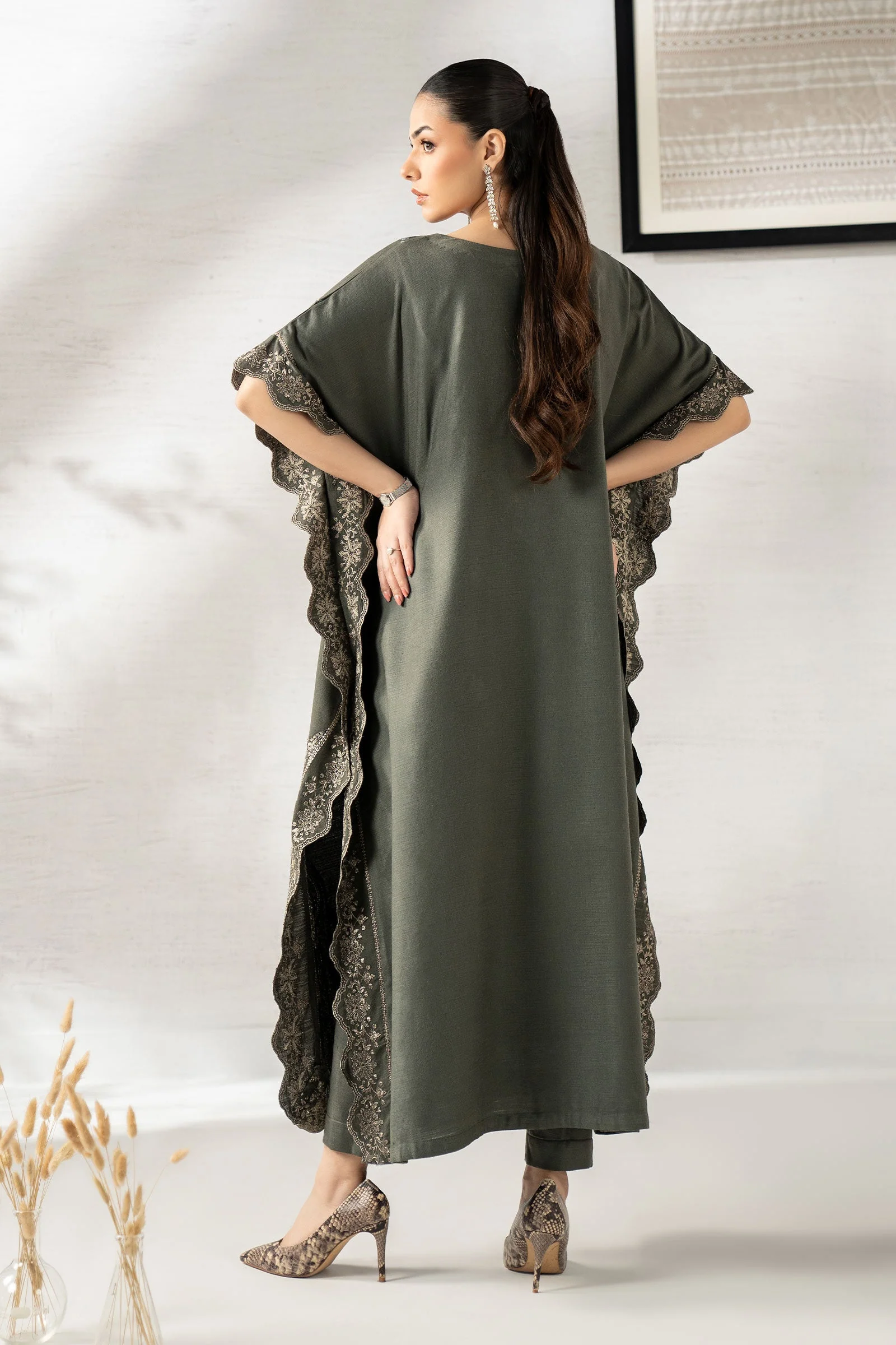 2 Piece Embroidered Woven Suit